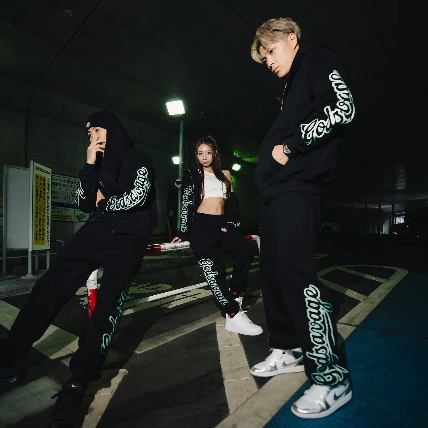 WAVY SLEEVE LOGO ZIP HOODIE - BLACK & MINT