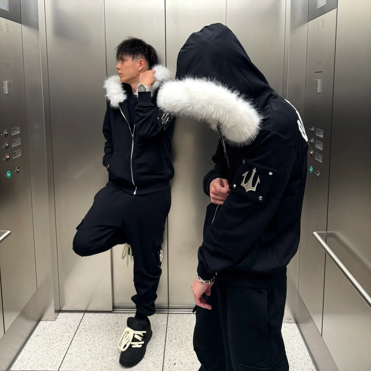 METAL LOGO SWEATPANTS - BLACK