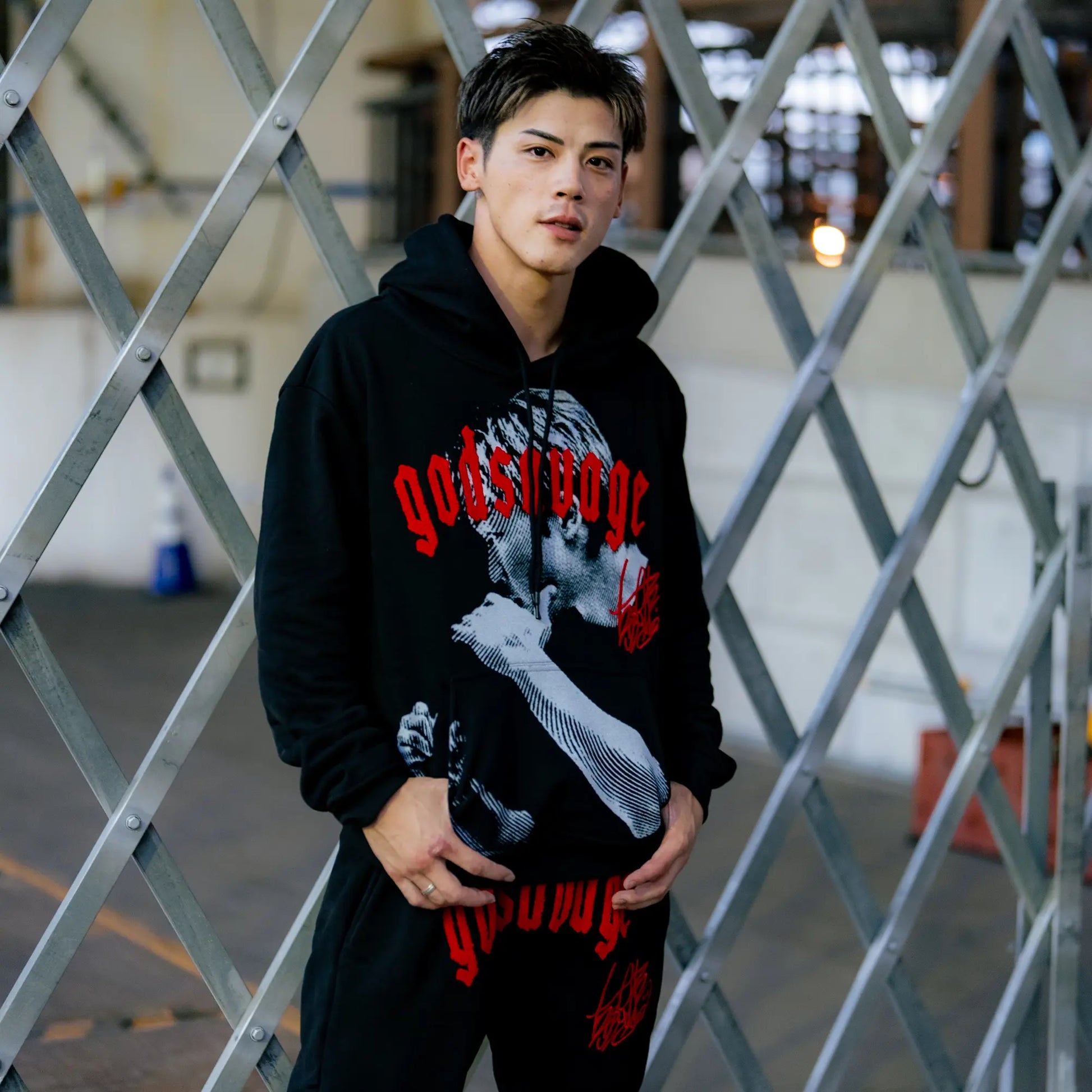 【朝倉未来 × godsavage】OG LOGO HOODIE 朝倉未来 × godsavage】OG LOGO HOODIE - BLACK & RED – god savage