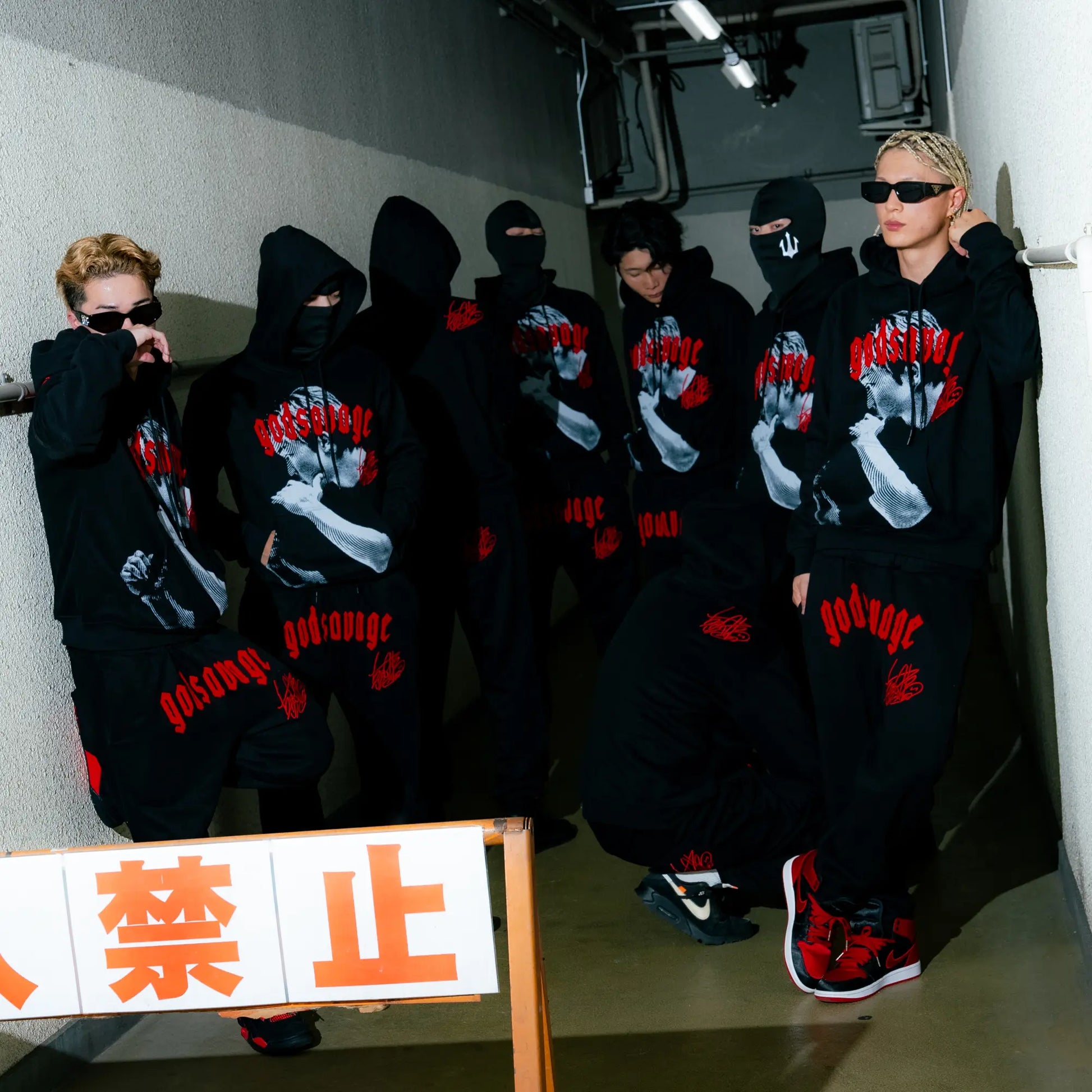【朝倉未来 × godsavage】OG LOGO HOODIE 朝倉未来 × godsavage】OG LOGO HOODIE - BLACK & RED – god savage